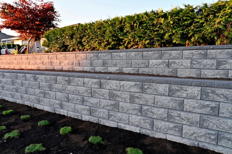Retaining Wall Installation in Kissimmee, FL